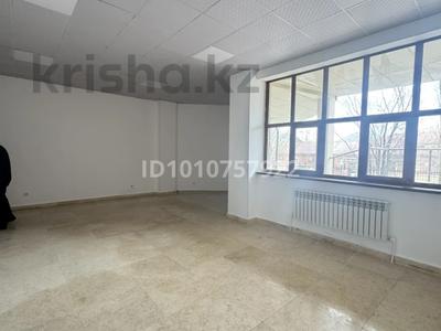 Кеңселер · 42.4 м², бағасы: 18 млн ₸ в Атырау