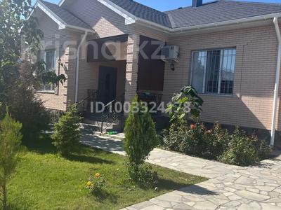 Отдельный дом · 4 комнаты · 300 м² · 10.4 сот., мкр Самал, Салык Зиманова за 125 млн 〒 в Атырау