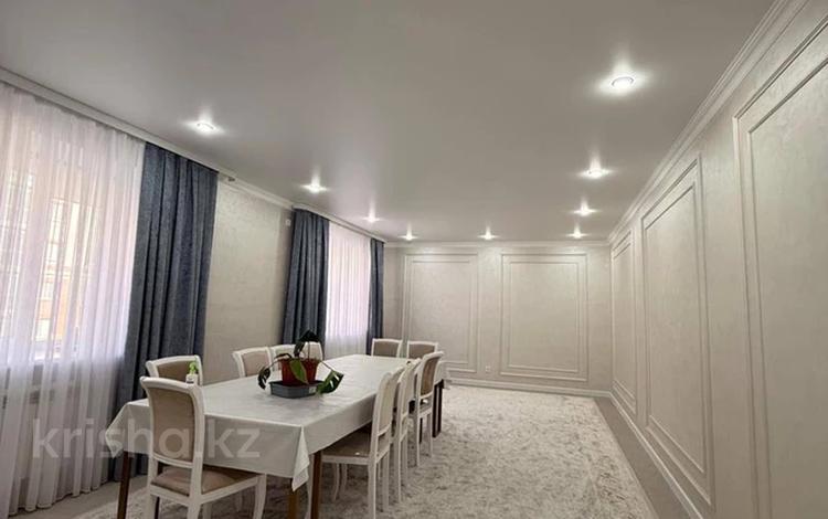 3-комнатная квартира · 103.6 м² · 1/5 этаж, мкр. Алтын орда за 40 млн ₸ в Актобе — фото 2