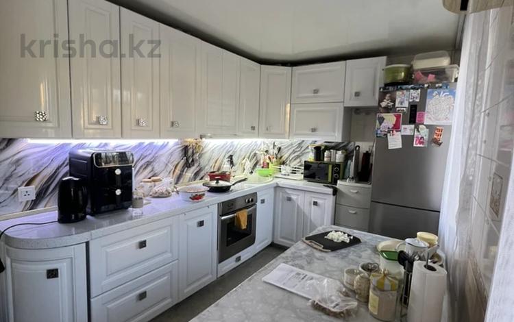 3-бөлмелі пәтер · 60 м² · 2/5 қабат, Язева, бағасы: 21.5 млн ₸ в Караганде, Казыбек би р-н — фото 2