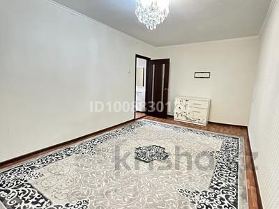 2-комнатная квартира · 45 м² · 5/5 этаж, Ихсанова 73/2 — Жанында мектеп, балабақша, дүкен, №1 емхана, «Талап» клиникасы, «Революция» және «Юбиляр» аялдамалары орналасқан. за 150 000 ₸ в Уральске, мкр Школьник