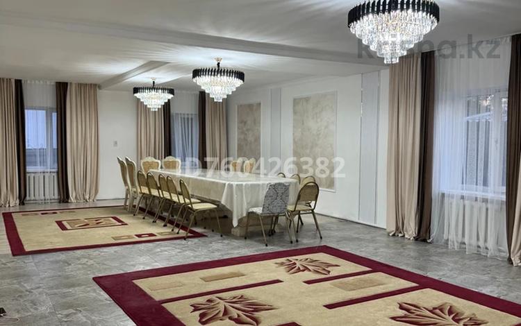 Дом · 10 комнат · 350 м², Бабатайулы 7 за 60 000 〒 в Астане, Сарыарка р-н — фото 2