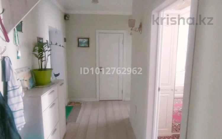 2-бөлмелі пәтер · 69.1 м² · 1/5 қабат, исатай батыр 18, бағасы: 27 млн ₸ в Уральске — фото 2