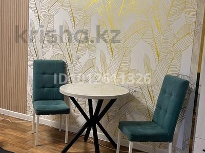2-комнатная квартира · 60 м² · 2/5 этаж, Айбергенова 1а за 10 000 ₸ в Шымкенте, Аль-Фарабийский р-н