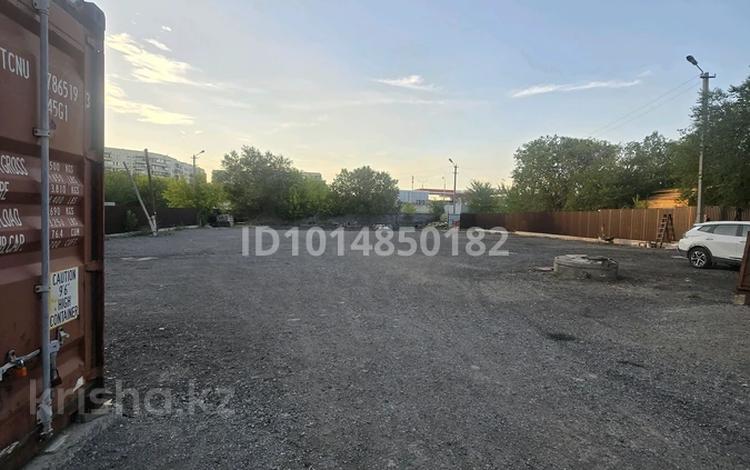 Свободное назначение, магазины и бутики, склады · 800 м² за 2.4 млн ₸ в Караганде, Казыбек би р-н — фото 2