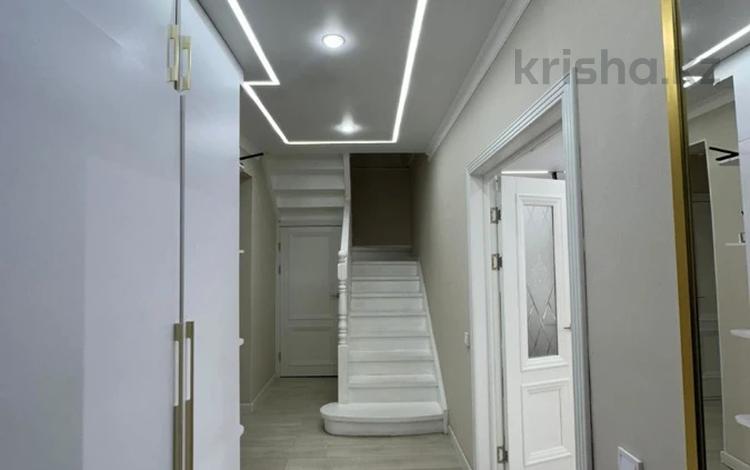3-комнатная квартира · 162 м² · 9/10 этаж, мкр Аксай-1А за 69 млн ₸ в Алматы, Ауэзовский р-н — фото 2