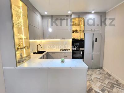 4-бөлмелі пәтер · 90 м² · 5/9 қабат, Самал 82/5 — 10 Мкр, бағасы: 40.5 млн ₸ в Уральске