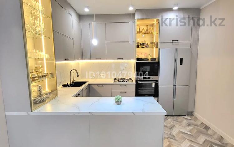 4-бөлмелі пәтер · 90 м² · 5/9 қабат, Самал 82/5 — 10 Мкр, бағасы: 40.5 млн ₸ в Уральске — фото 3