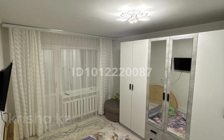3-бөлмелі пәтер · 64 м² · 2/9 қабат, мкр 8, Ағайынды жұбановтар 284 — 8 мкр да двд қарама қарсы, бағасы: 23 млн ₸ в Актобе — фото 2