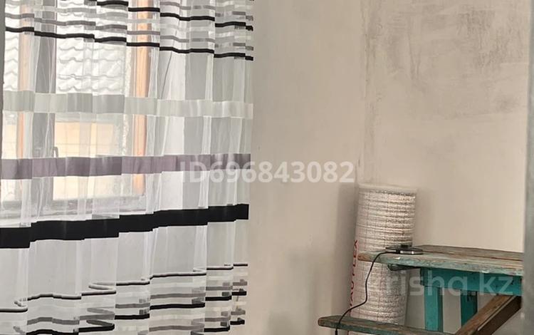 Жеке үй · 2 бөлме · 32 м², Атырау 2, бағасы: 60 000 ₸ в  — фото 2