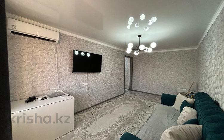 2-бөлмелі пәтер · 43 м² · 4/4 қабат, Юность, бағасы: 13.5 млн ₸ в Семее — фото 2