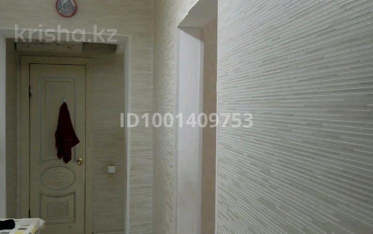 2-комнатная квартира · 56 м² · 1/2 этаж, Гостелло — 5 школа за 10 млн 〒 в Актобе — фото 2