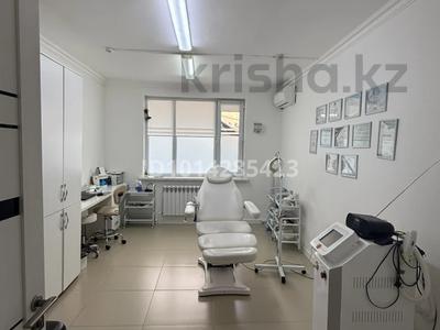 Свободное назначение, офисы, салоны красоты, медцентры и аптеки, образование · 95.4 м² за 82 млн ₸ в Актобе, мкр 11