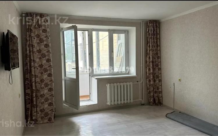 1-бөлмелі пәтер · 40 м² · 2/5 қабат, 4 ш/а, Мкрн Астана 25, бағасы: 16.5 млн ₸ в Уральске, мкр 4 — фото 2