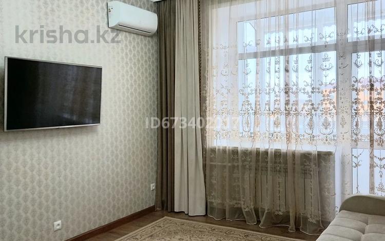 2-бөлмелі пәтер, 60 м², 2 қабат тәулігіне, проспект Бухар Жырау 42, бағасы: 23 000 〒 в Караганде — фото 3