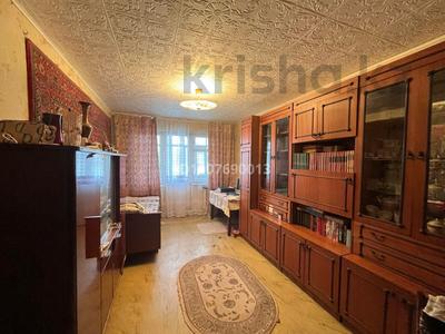 3-комнатная квартира · 63 м² · 4/5 этаж, Абая 49 за 21 млн 〒 в Уральске, мкр Школьник