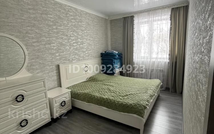 2-комнатная квартира · 50 м² · 1/5 этаж, мкр Юго-Восток, 30й микрорайон 19/4 — напротив ресторана Думан,рядом супермаркет Samadi за 24.5 млн ₸ в Караганде, Казыбек би р-н — фото 2