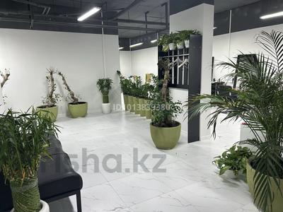 Свободное назначение, офисы, магазины и бутики, склады, салоны красоты, медцентры и аптеки, образование, развлечения · 260 м² за 55 млн ₸ в Алматы, Наурызбайский р-н
