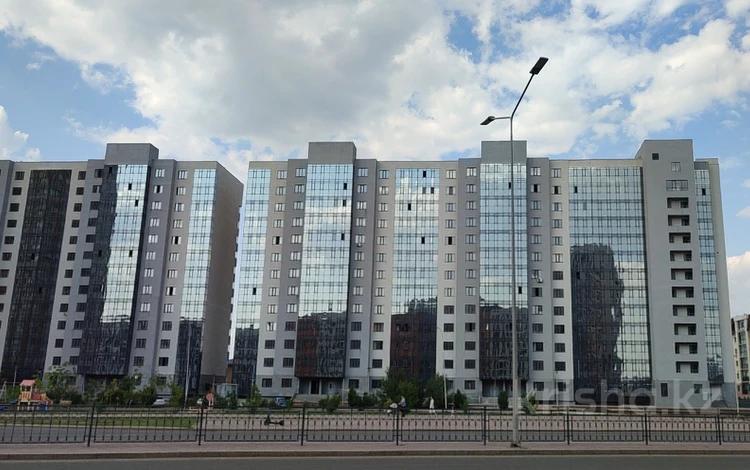 3-комнатная квартира · 77.8 м² · 10/13 этаж, Максут Нарикбаев 6а за 35.5 млн ₸ в Астане, Нура р-н — фото 2