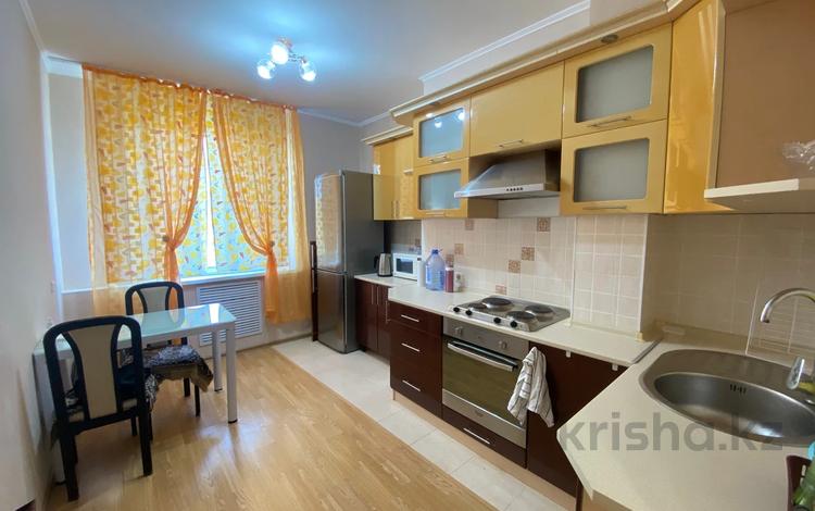 2-комнатная квартира, 60 м², 5/9 этаж помесячно, Сауран 7