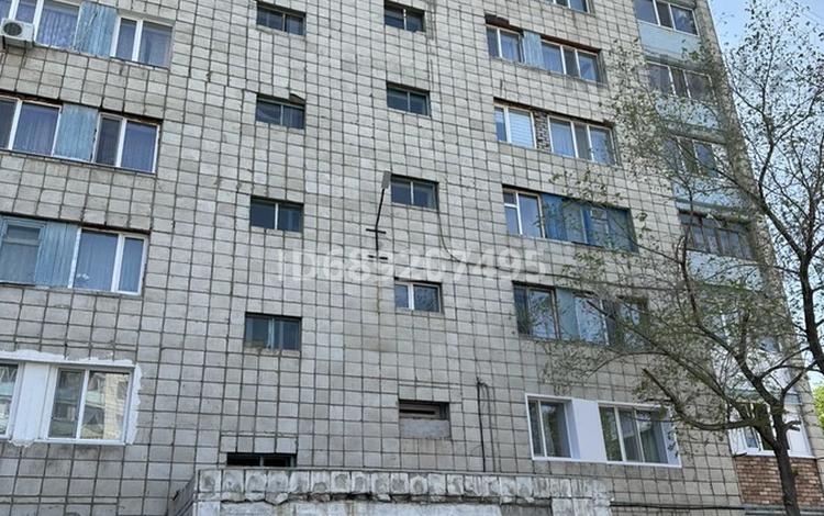 1-комнатная квартира, 34 м², 9/9 этаж, Ауэзова 61 за ~ 8.2 млн 〒 в Экибастузе — фото 2