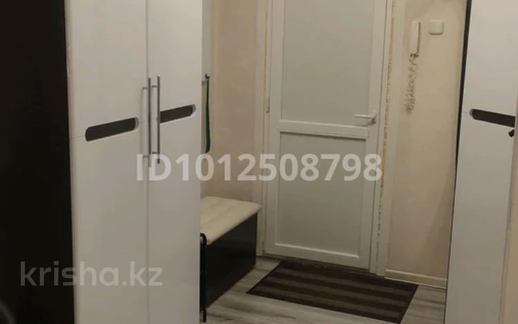 2-бөлмелі пәтер · 55 м² · 4/5 қабат, мкр Кунаева 21 — Школа 44, бағасы: 21 млн ₸ в Уральске — фото 2