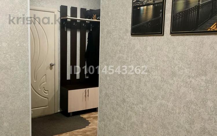 2-комнатная квартира · 51.3 м² · 5/5 этаж, Комарова 12/1 — Магазин "Минимаркет" 1 подъезд за 8 млн ₸ в Алтае — фото 2