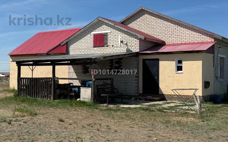 4-комнатная квартира · 96 м², Болашақ 11 за 15 млн ₸ в Переметном — фото 3