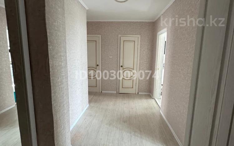2-комнатная квартира · 60 м² · 6/9 этаж, мкр Кунаева 61 за 23.4 млн 〒 в Уральске — фото 3