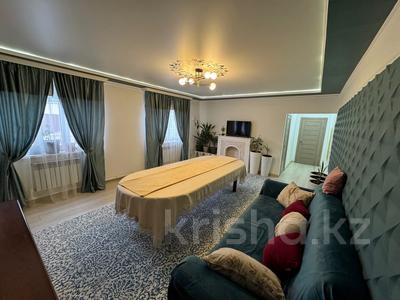 Жер үй мен саяжайлар в Атырауской обл.: Жеке үй · 3 бөлме · 100 м² · 8.23 сот., мкр Балауса, Азильхана Нуршайыкова 52, бағасы: 23 млн 〒 Жеке үй · 3 бөлме · 100 м² · 8.23 сот., мкр Балауса, Азильхана Нуршайыкова 52, бағасы: 23 млн 〒 в Атырау