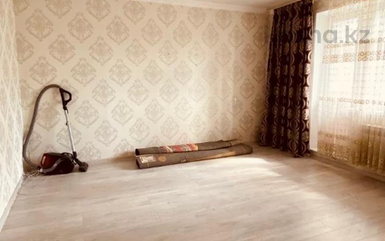 3-бөлмелі пәтер · 70 м² · 4/10 қабат, Голубые пруды ш/а., бағасы: 25.5 млн ₸ в Караганде, Алихана Бокейханова р-н — фото 2