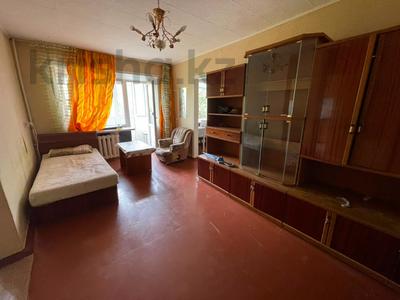 2-комнатная квартира · 45 м² · 3/5 этаж, мкр Новый Город, Лободы за 15 млн ₸ в Караганде, Казыбек би р-н