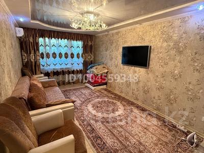 4-комнатная квартира · 80 м² · 3/5 этаж, мкр Юго-Восток, Строителей 17 за 27 млн 〒 в Караганде, Казыбек би р-н