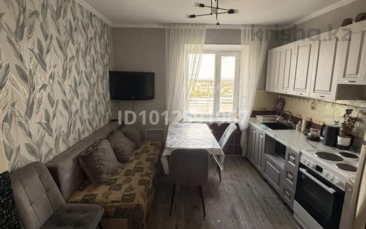 3-комнатная квартира · 82 м² · 9/9 этаж, мкр Юго-Восток, Карбышева 12 за 230 000 ₸ в Караганде, Казыбек би р-н — фото 2