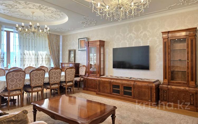 4-бөлмелі пәтер · 170 м² · 8/21 қабат, Аль-Фараби 21, бағасы: ~ 1.5 млн ₸ в Алматы, Бостандыкский р-н — фото 2