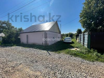 Отдельный дом · 3 комнаты · 65 м² · 11 сот., Южная 92 — Белая казарма. за 12.5 млн 〒 в Уральске