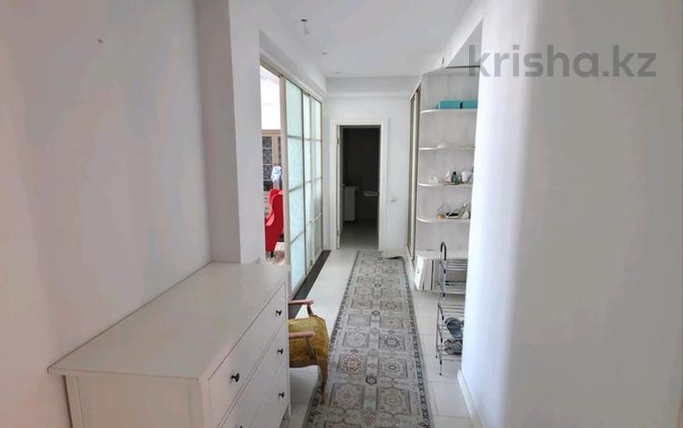 3-бөлмелі пәтер · 100 м² · 6/9 қабат, Крупская 24В, бағасы: 300 000 ₸ в Атырау — фото 2