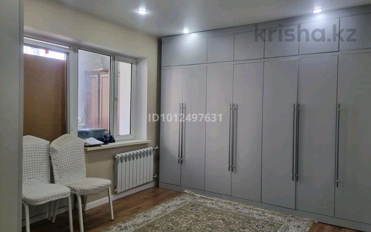 3-комнатная квартира · 110 м² · 3/6 этаж, 28-й мкр 48 за 220 000 ₸ в Актау — фото 2
