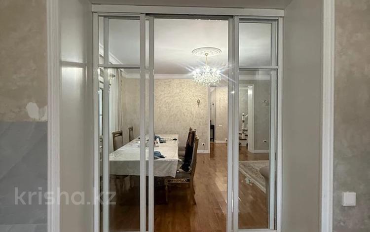 Отдельный дом · 4 комнаты · 200 м² · 8 сот., Амандык за 215 млн ₸ в Астане, Есильский р-н — фото 2