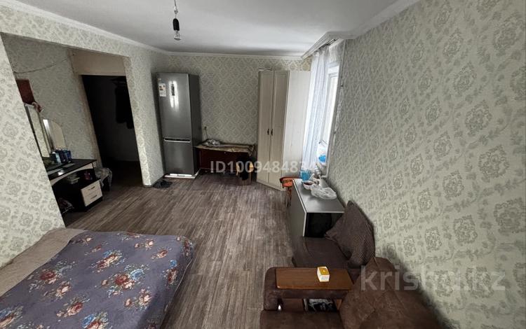 1-бөлмелі пәтер · 30 м² · 1/5 қабат, 20 квартал 1 — Кабанбай батыра и Кутжанова, бағасы: 12.5 млн ₸ в Семее — фото 2