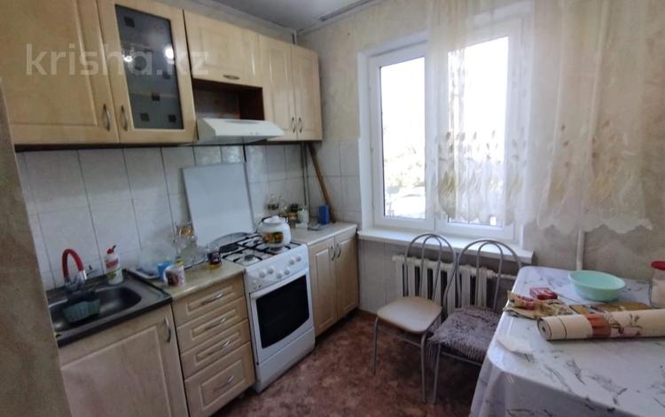 3-комнатная квартира, 61 м², 3/5 этаж, кабанбай батыра 73/85 за 16.2 млн 〒 в Талдыкоргане — фото 2