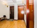 3-комнатная квартира, 80.7 м², 5/5 этаж помесячно, Самал-1 35 за 300 000 〒 в Алматы — фото 7