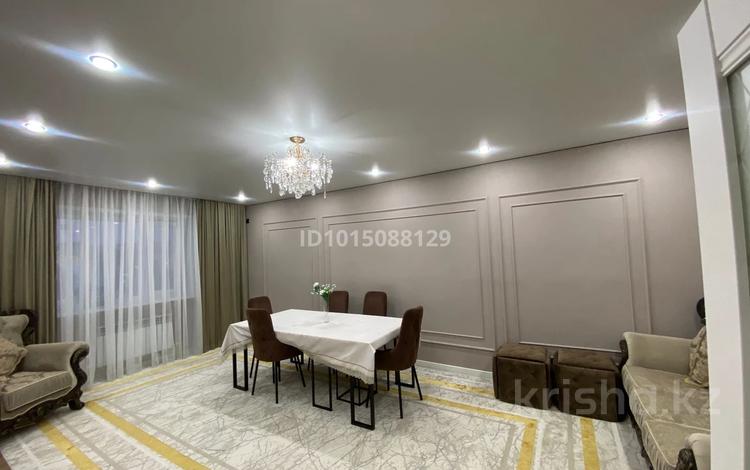 3-комнатная квартира · 115 м² · 6/6 этаж, Скоробогатова 67/2 — возле Галактики за 39 млн ₸ в Уральске — фото 2