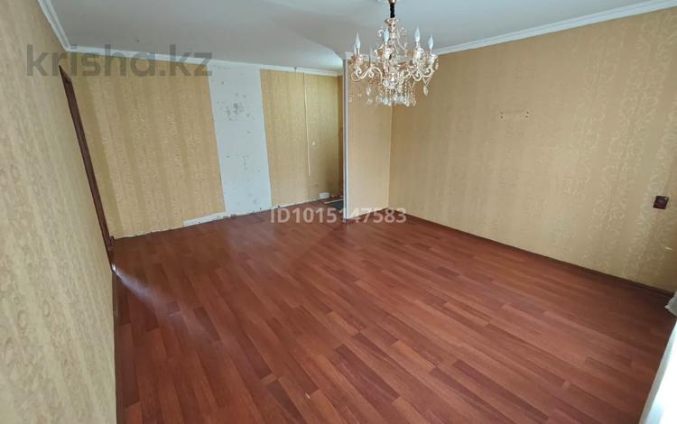 3-бөлмелі пәтер · 65 м² · 6/9 қабат, Степной 2 ш/а. 1, бағасы: 200 000 ₸ в Караганде, Казыбек би р-н — фото 2