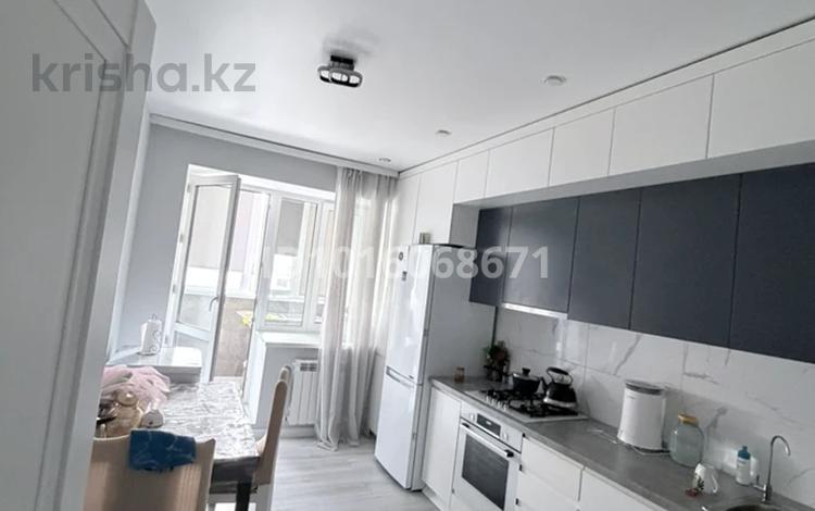 2-бөлмелі пәтер · 57.5 м² · 4/10 қабат, Алтын орда ш/а., бағасы: 30 млн ₸ в Актобе, мкр. Алтын орда — фото 2