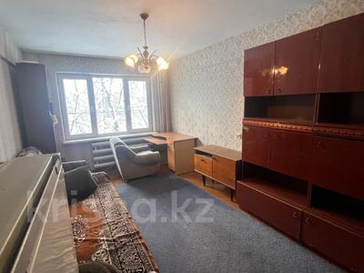 3-комнатная квартира, 61 м², 2/5 этаж, Бажова — Не угловая за 14.5 млн 〒 в Усть-Каменогорске