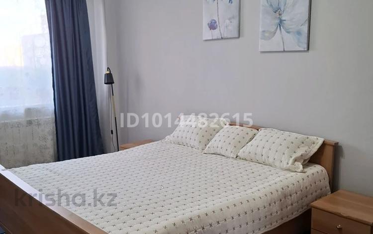 2-комнатная квартира · 67 м² · 8/16 этаж, мкр Юго-Восток, Шахтеров 60 за 220 000 ₸ в Караганде, Казыбек би р-н — фото 2