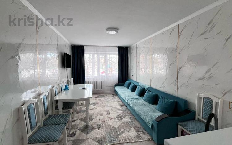 2-комнатная квартира · 45 м² · 1/5 этаж, Майкудук, 16й микрорайон за 10 млн ₸ в Караганде, Алихана Бокейханова р-н — фото 2