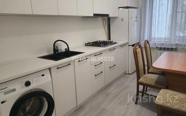 3-комнатная квартира · 63 м² · 5/9 этаж, мкр 12 21 — Бизнес Мир за 170 000 ₸ в Актобе — фото 2