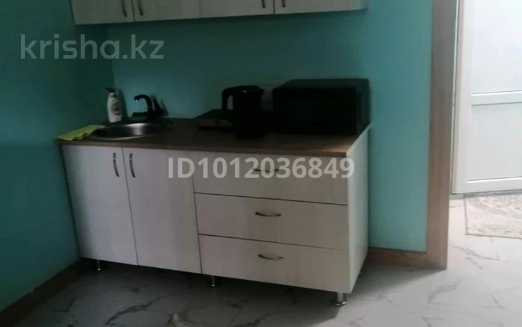 1-комнатная квартира · 25 м² · 1/6 этаж, мкр Кокжиек 20 за 120 000 ₸ в Алматы, Жетысуский р-н — фото 2